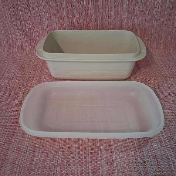 Tupperware Ultra 21 Oven Safe Bread Loaf Pan Lid Seal 2 qt 9x5x3.5 USA 2 pc. Set - Picture 2 of 11